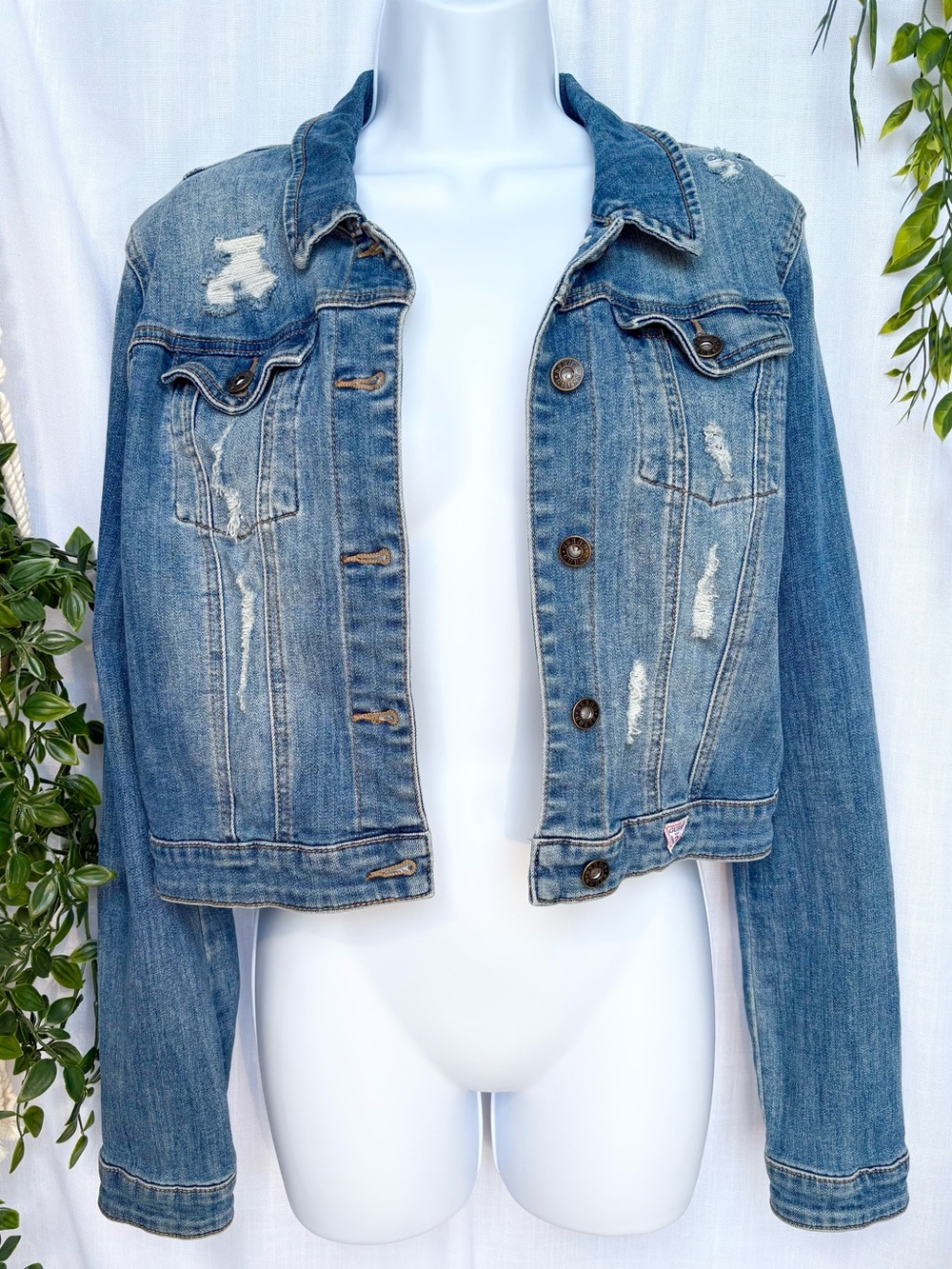 Guess Cropped Denim Jacket in Medium Wash - Size Medium